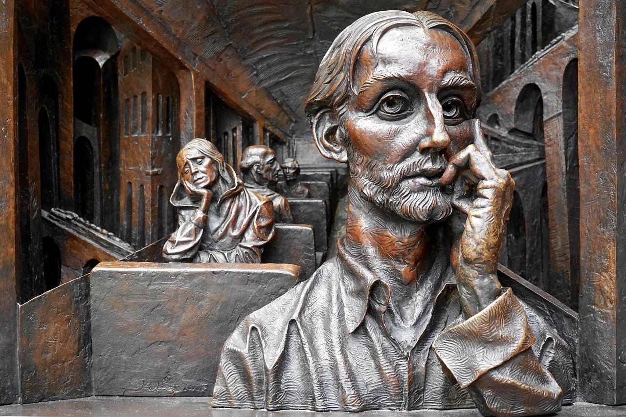 《窃听风暴》影评,如何看懂特工魏斯勒的人性觉醒,极权下艺术何为,监听与救赎为何震撼人心
