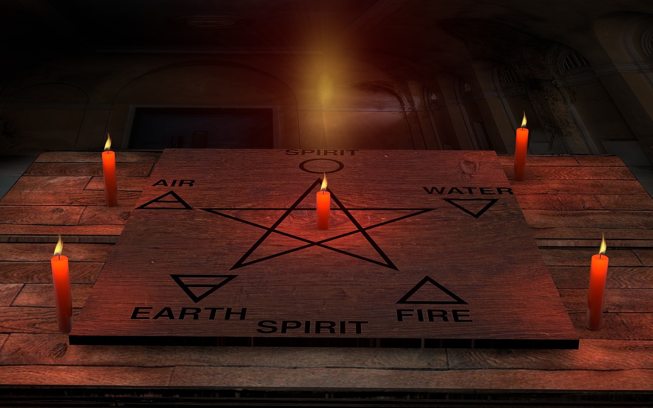 《惊天魔盗团》影评,魔术如何骗过所有人,为何说它比盗梦空间更烧脑？