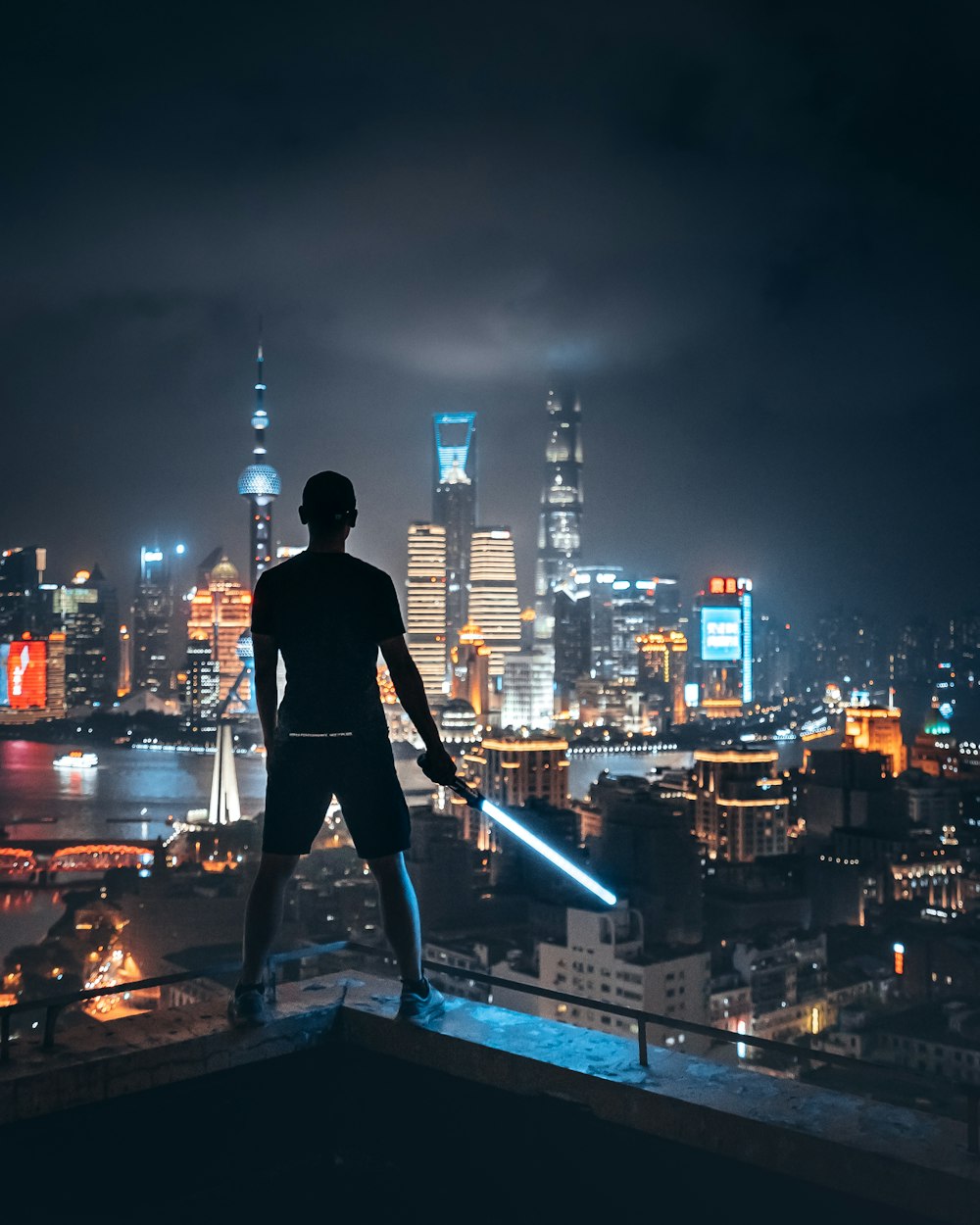 《透明人》影评：为何成为科幻经典，隐形背后揭露了怎样的人性？