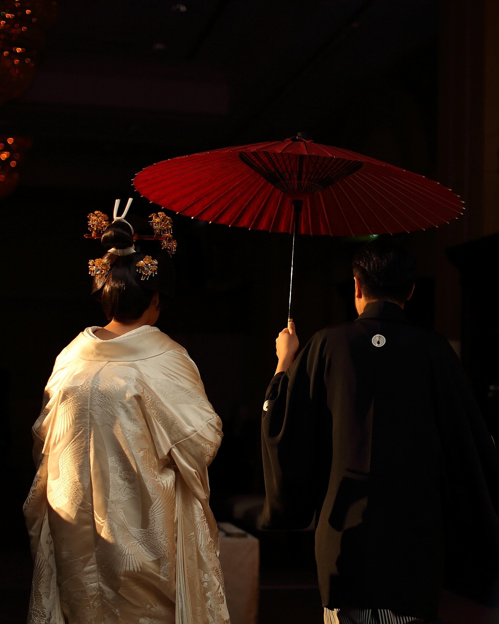 《喜宴》影评,李安如何探讨中西文化冲突？假结婚结局有何深意？
