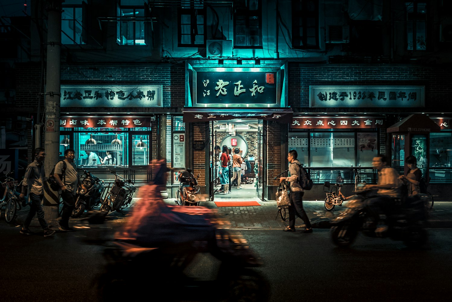 《黑处有什么》影评,为何被称为中国版杀人回忆,揭示了怎样的青春困境？