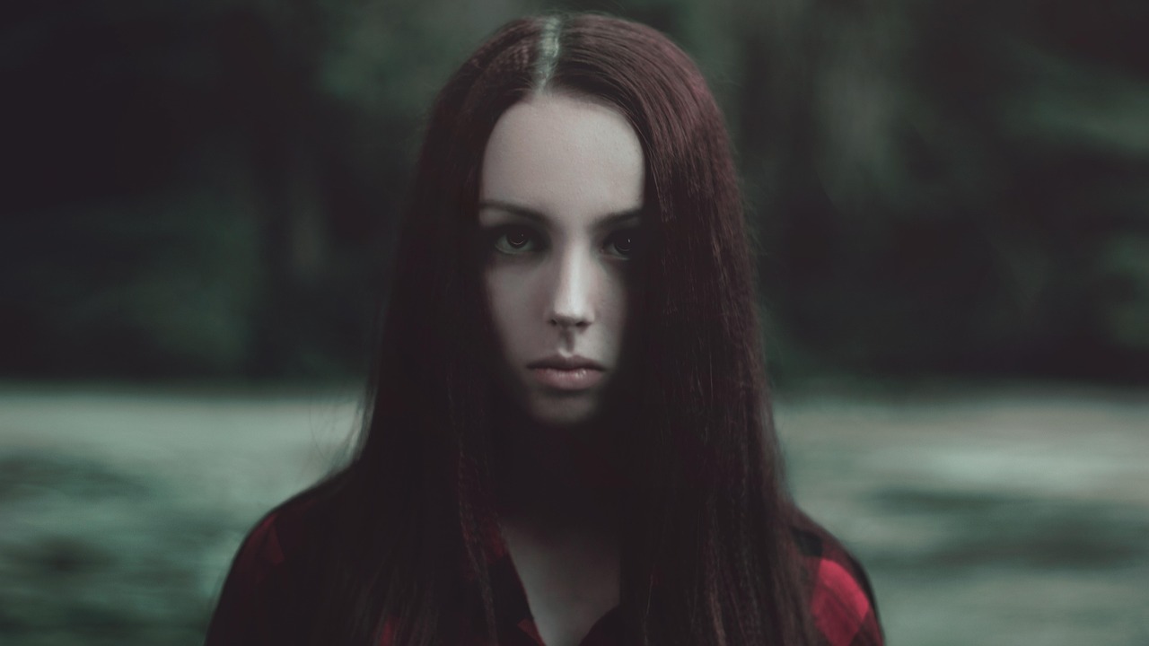《鬼妈妈》影评深度解析：如何理解纽扣眼睛？鬼妈妈代表什么隐喻？