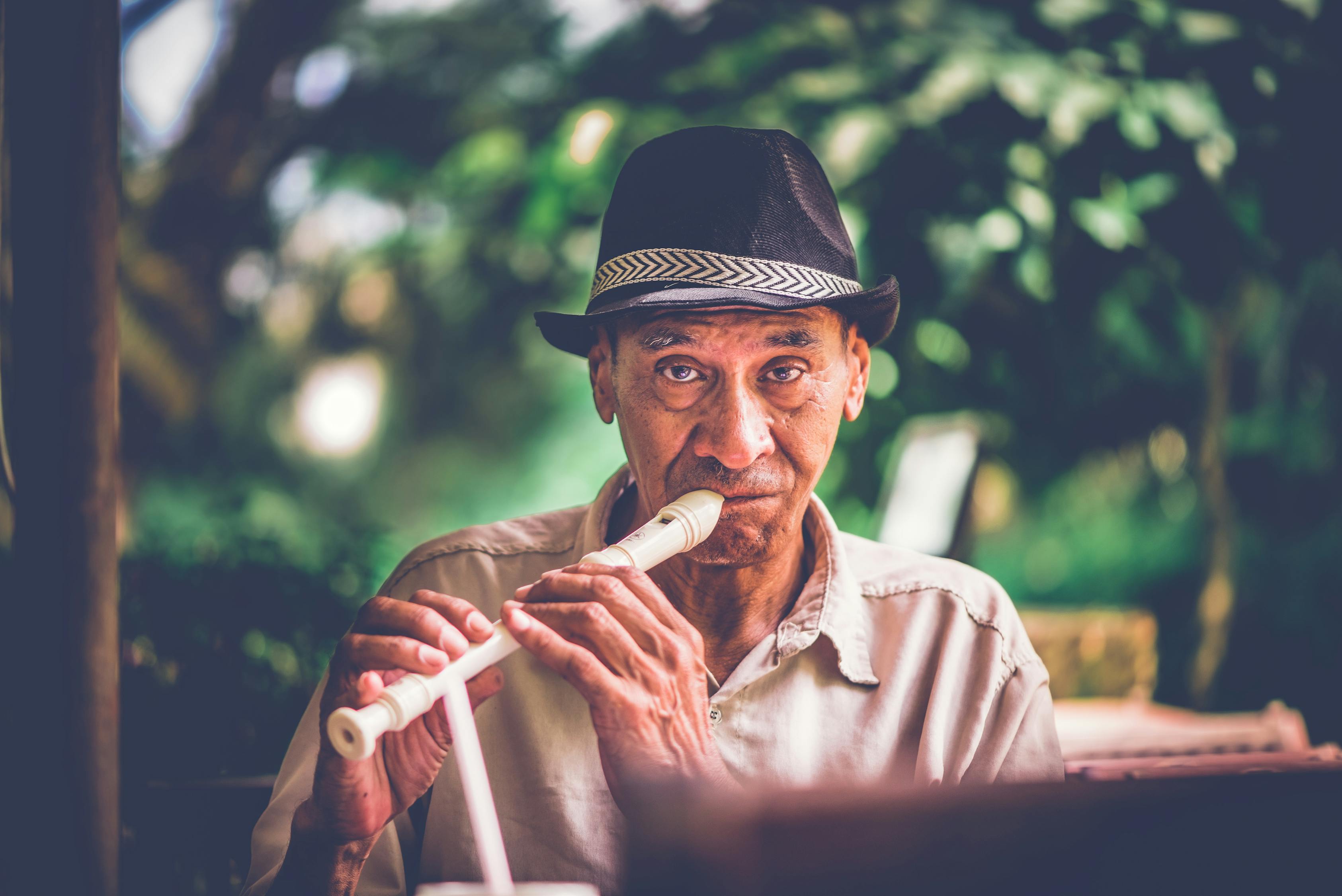 《蓝宇》影评：情感深度解析，艺术表现力探讨
