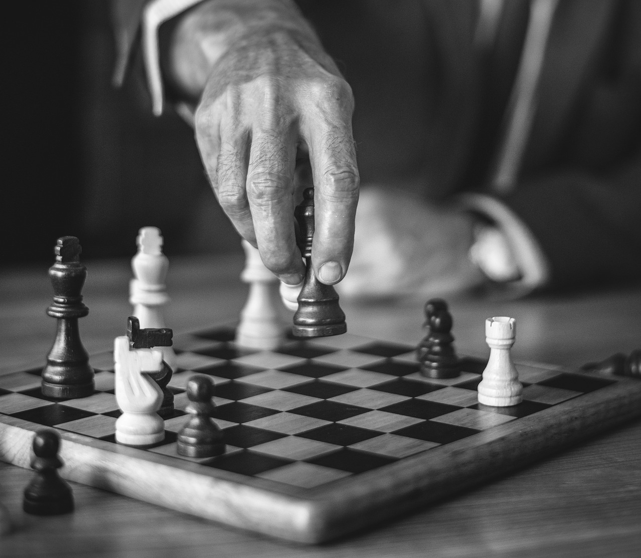 《善意杀戮》深度解析：战争伦理, 无人机技术影响, 人性考量