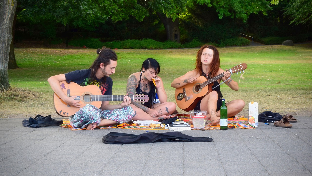 《欢乐喜剧人》影视解说，如何深入理解剧情与笑点？