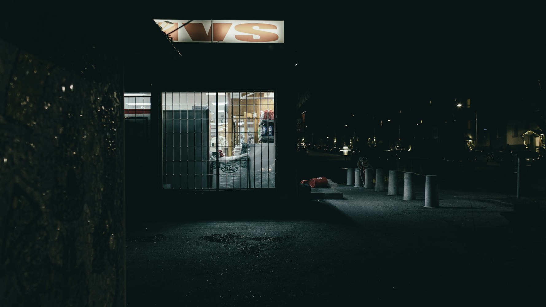 《道士下山》影视解说:电影深度解析,剧情亮点与导演风格探讨 《道士下山》影视解说:电影深度解析,剧情亮点与导演风格探讨