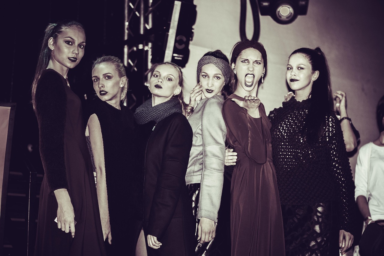 《大江大河》影视解说:如何理解剧中的时代背景?, 剧情深度解析与角色关系探讨 《大江大河》影视解说:如何理解剧中的时代背景?, 剧情深度解析与角色关系探讨