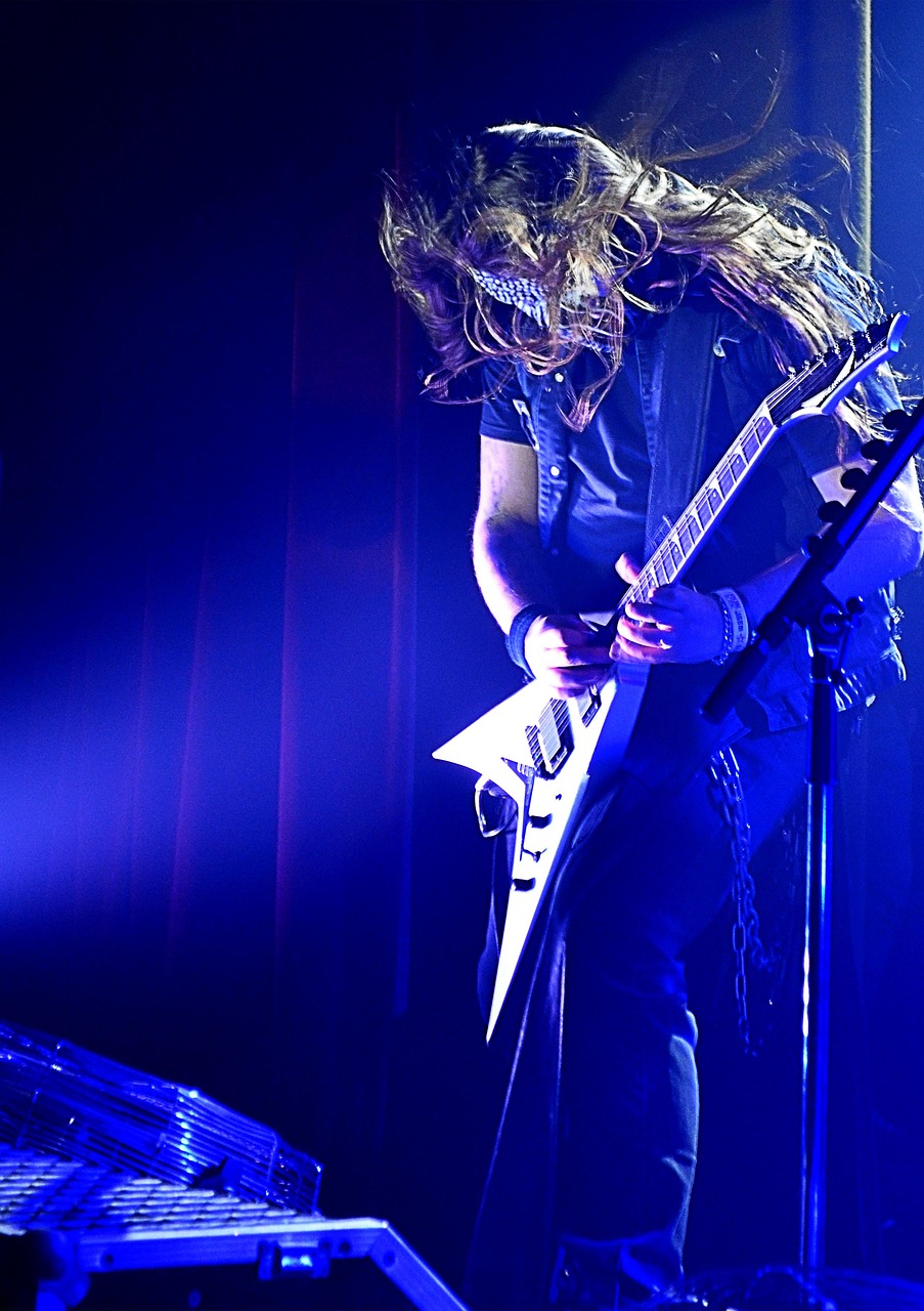 《神隐之狼》影评:电影深度解析, 情感体验如何?真的值得一看吗? 《神隐之狼》影评:电影深度解析, 情感体验如何?真的值得一看吗?