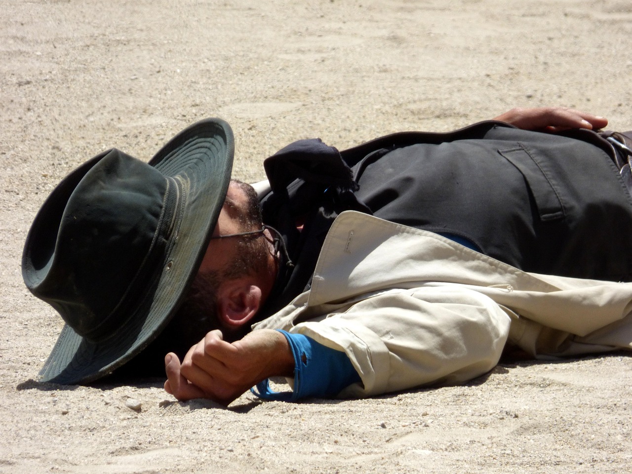 《死后文》影评：情感共鸣, 剧情深度? 解析电影艺术