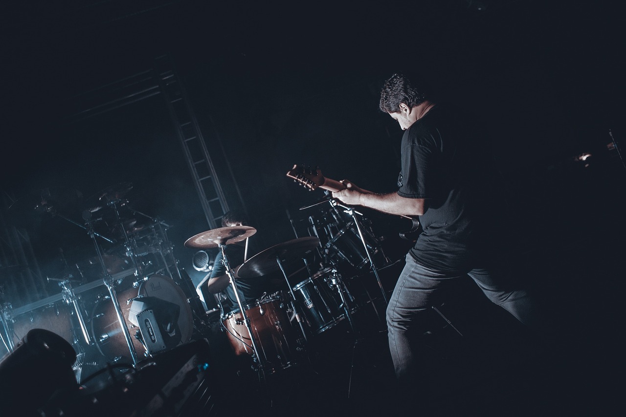 《调酒师》影评：电影中的艺术与情感，你感受到了吗？