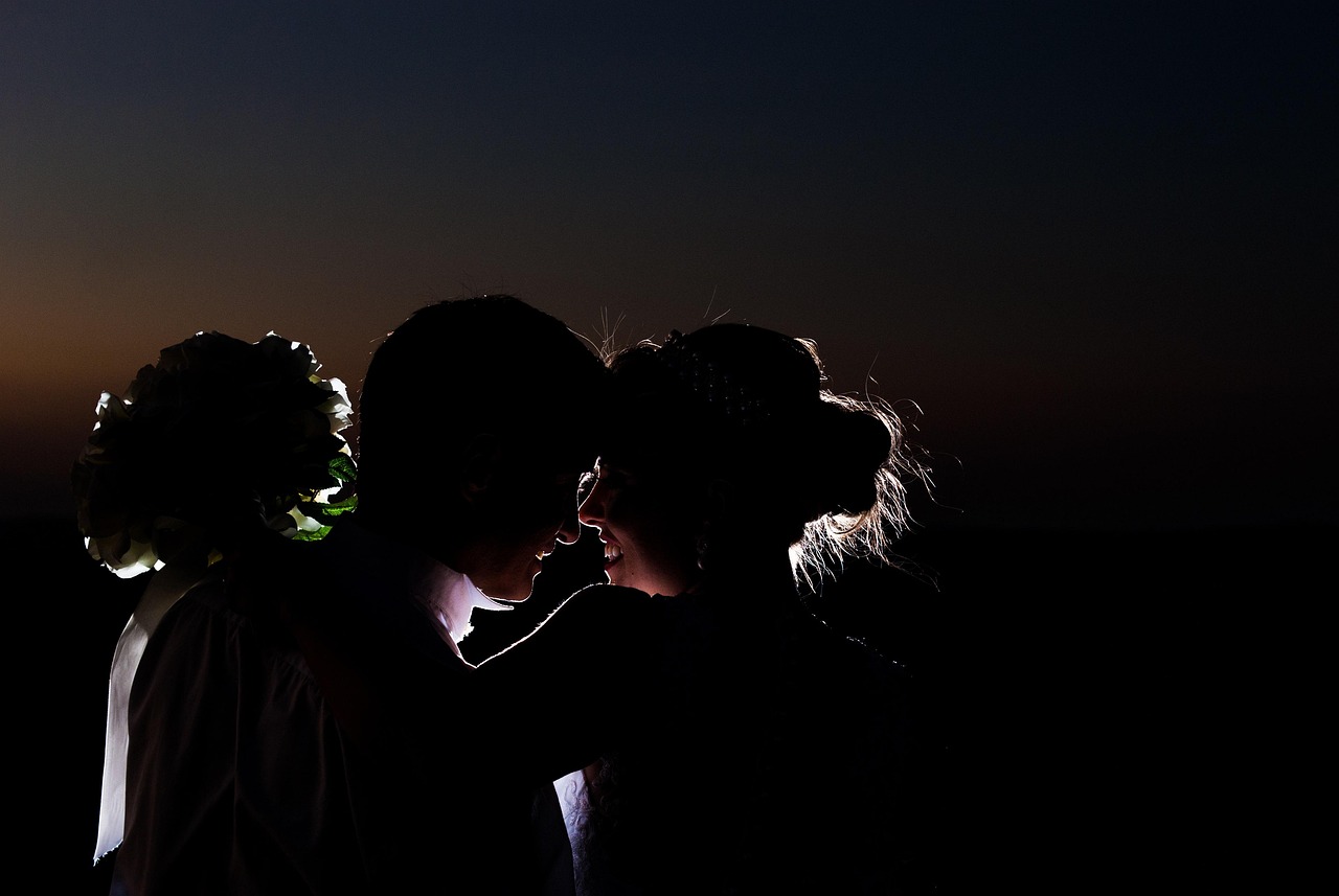 《恶魔的新娘》影评：情感冲击与剧情深度，你感受到了吗？