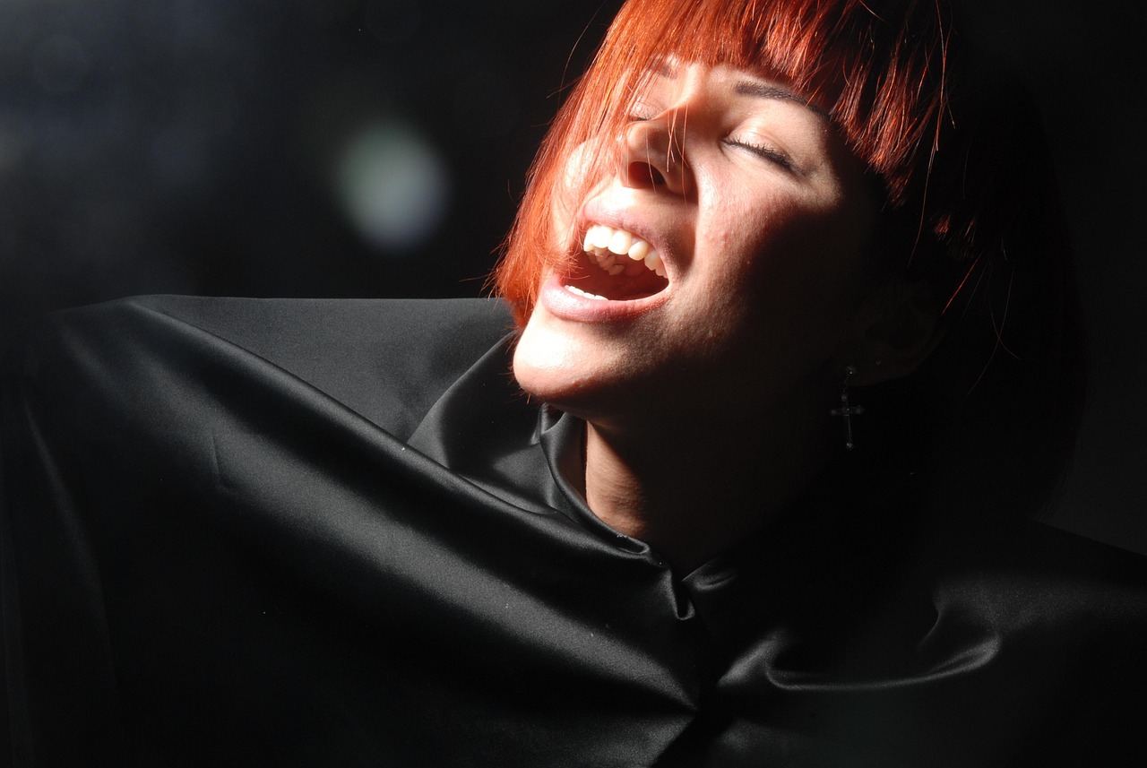 《富江》影评:恐怖片爱好者的噩梦体验,如何理解其深层含义? 《富江》影评:恐怖片爱好者的噩梦体验,如何理解其深层含义?