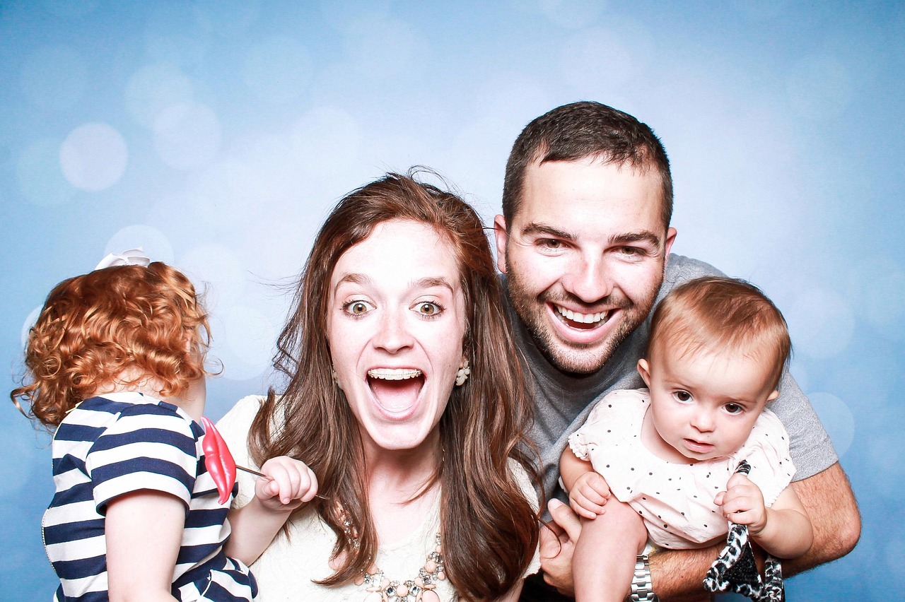 《家有喜事》影评:如何理解这部家庭喜剧?,它有哪些亮点? 《家有喜事》影评:如何理解这部家庭喜剧?,它有哪些亮点?