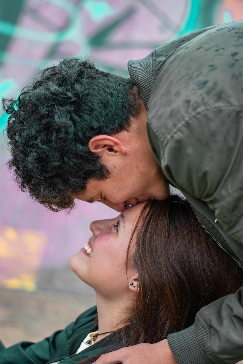 《不了情》影评:情感深度与剧情转折,你感受到了吗? 《不了情》影评:情感深度与剧情转折,你感受到了吗?